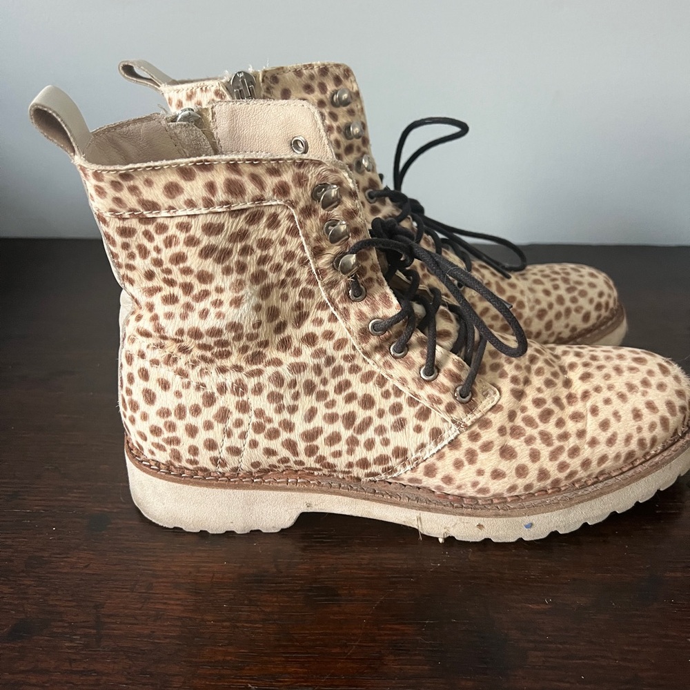 Beige animal hair Leopard Lace Up Boots